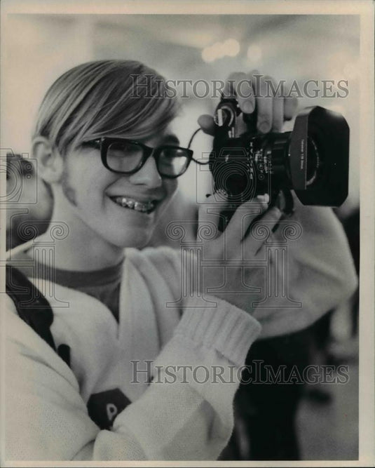 1971 Press Photo Oakley C Coelins at PD's Camera Show - cva76252 - Historic Images