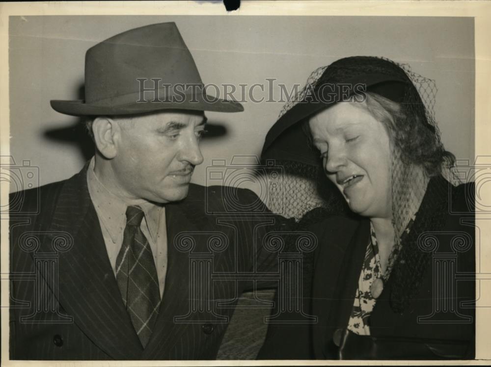 1941 Press Photo Thomas Martin &amp; wife Ada daughter slain in Chicago Ill - Historic Images