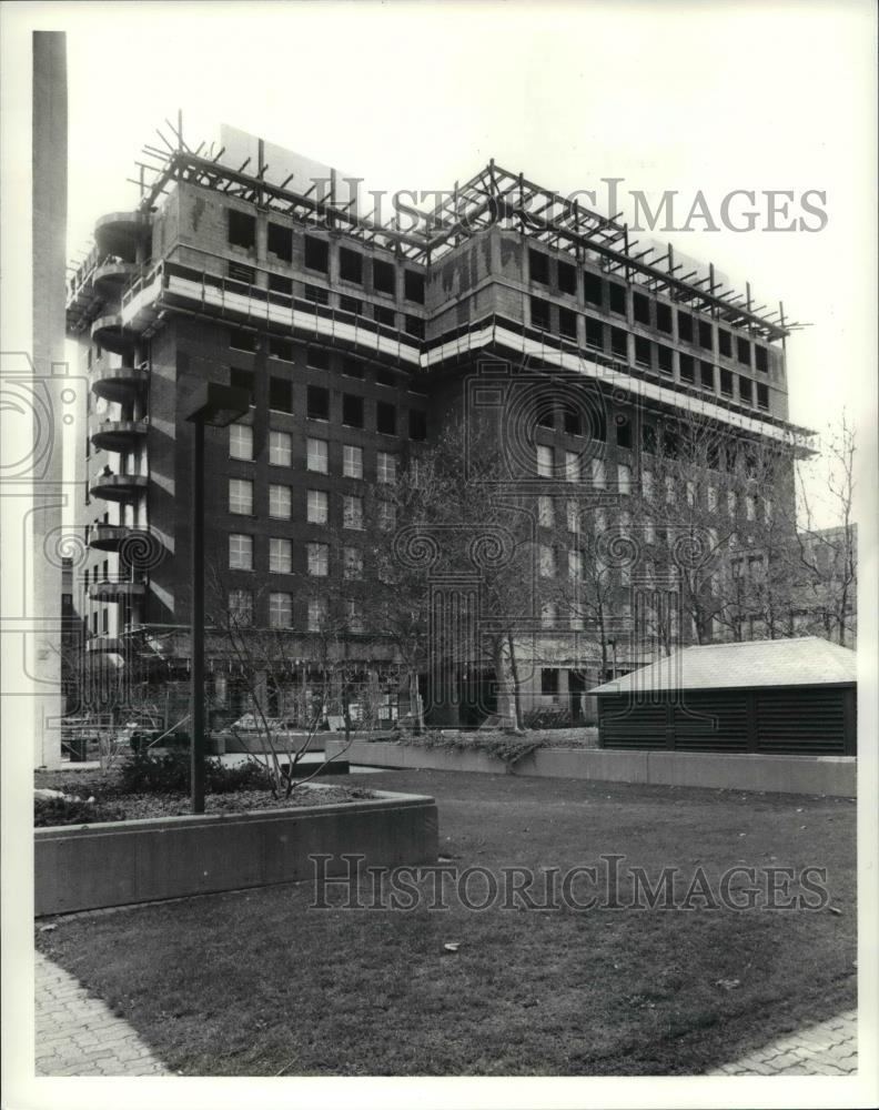 1991 Press Photo University Hospitals Expansion. - cva91588 - Historic Images
