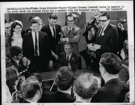 1968 Press Photo Canadian Prime Minister Pierre Trudeau & Liberal Party - Historic Images