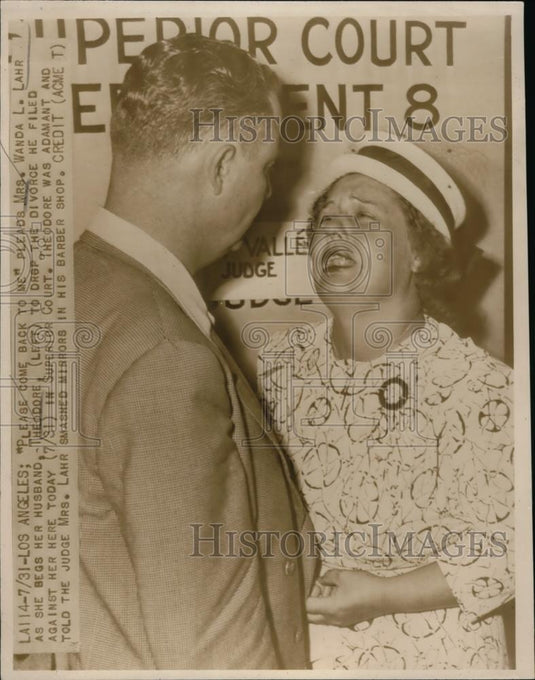 1947 Press Photo Mrs Wanda Lahr & husband Theodore at divorce court LA CA - Historic Images