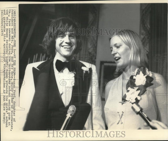 1975 Wire Photo Susan Ford & date Billy Pifer during Holton-Arms School prom - Historic Images