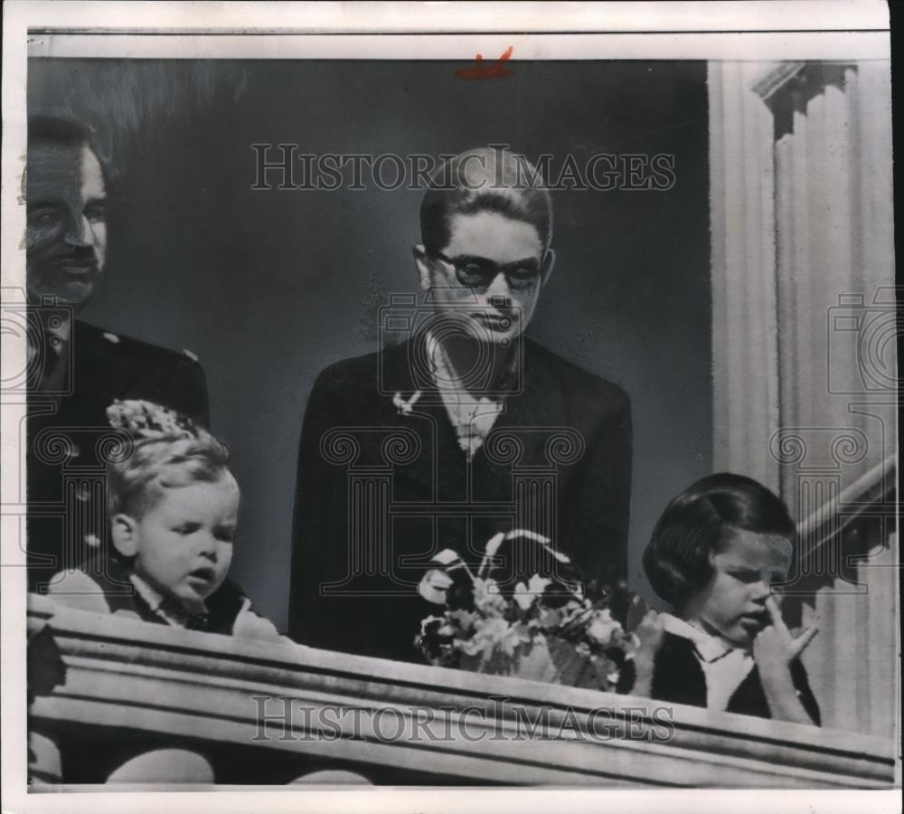 1960 Wire Photo Monaco&#39;s Prince rainier and wife Princess Grace on National Day - Historic Images