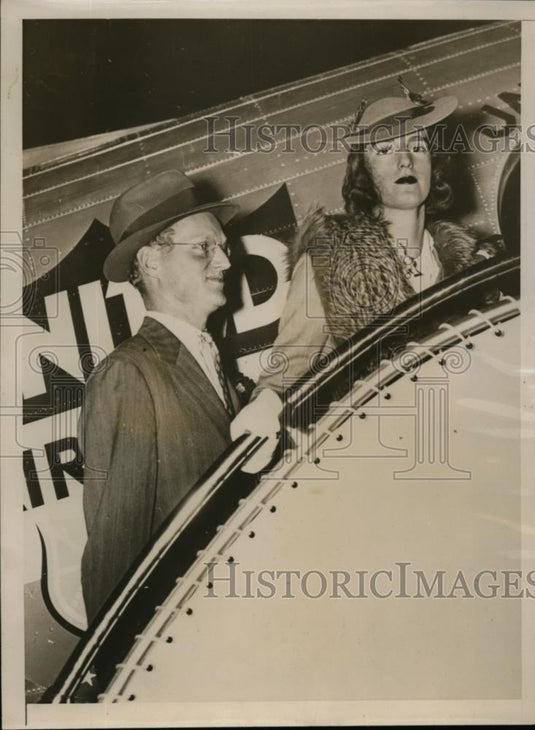 1938 Press Photo Francis Warren Pershing & bride Muriel B Richards in Chicago - Historic Images