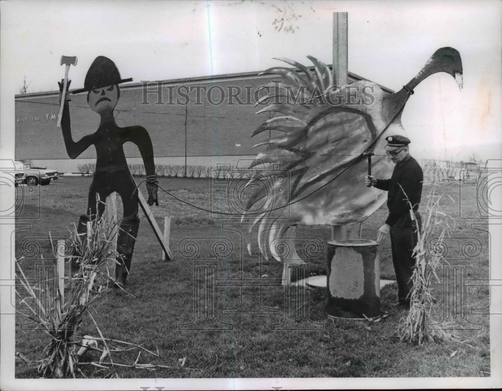 Press Photo Captain Don Spencer of Willoughby Fire Dept in Cleveland area - Historic Images