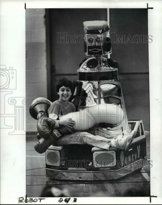 1989 Press Photo David Cooper rides a Punchy Robot - cva76390 - Historic Images