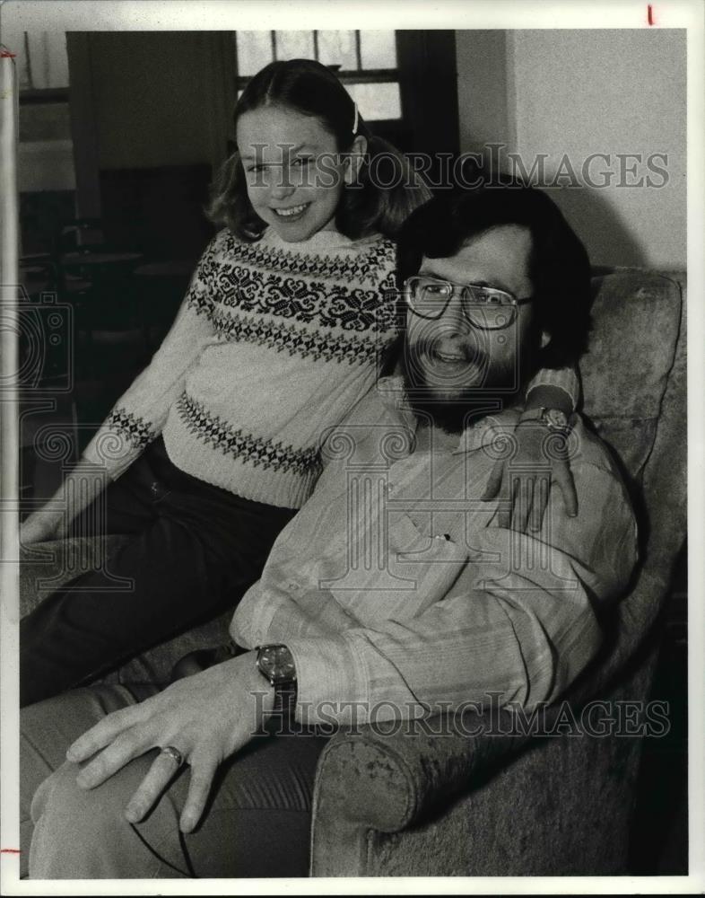 1980 Press Photo Parents - Amy with her Father, Steve Hopeinell - cvb01969 - Historic Images