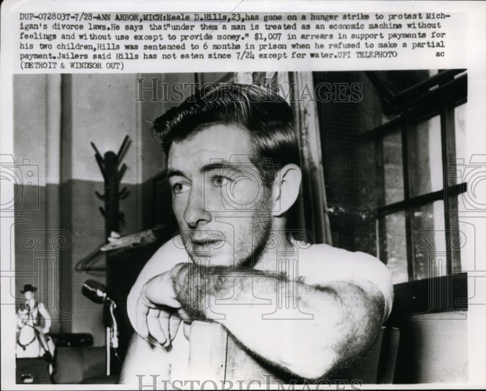 1959 Press Photo Neale D Hills on a hunger strike to protest Mich Divorce Law - Historic Images