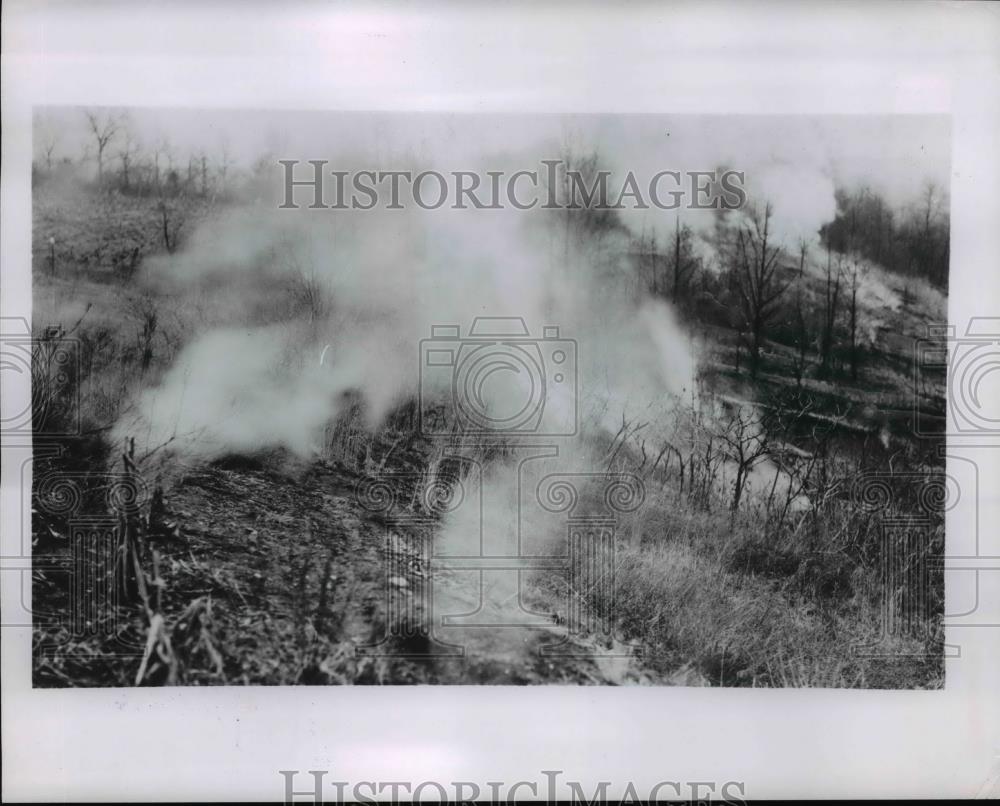 1953 Press Photo New Straitsville Ohio Mine fire. - nee85308 - Historic Images