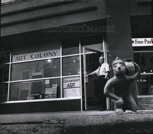 1964 Press Photo Ross Widan at Art Colony - cva81722 - Historic Images