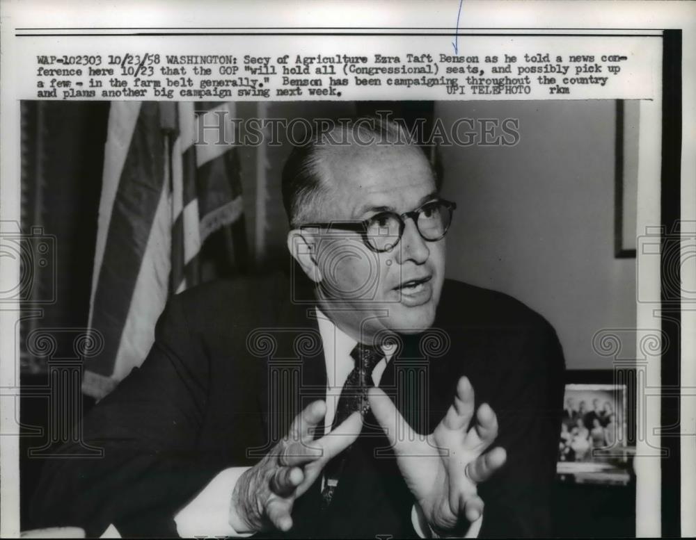 1958 Press Photo Ezra Taft Benson U.S Sec.of Agricluture during press conference - Historic Images