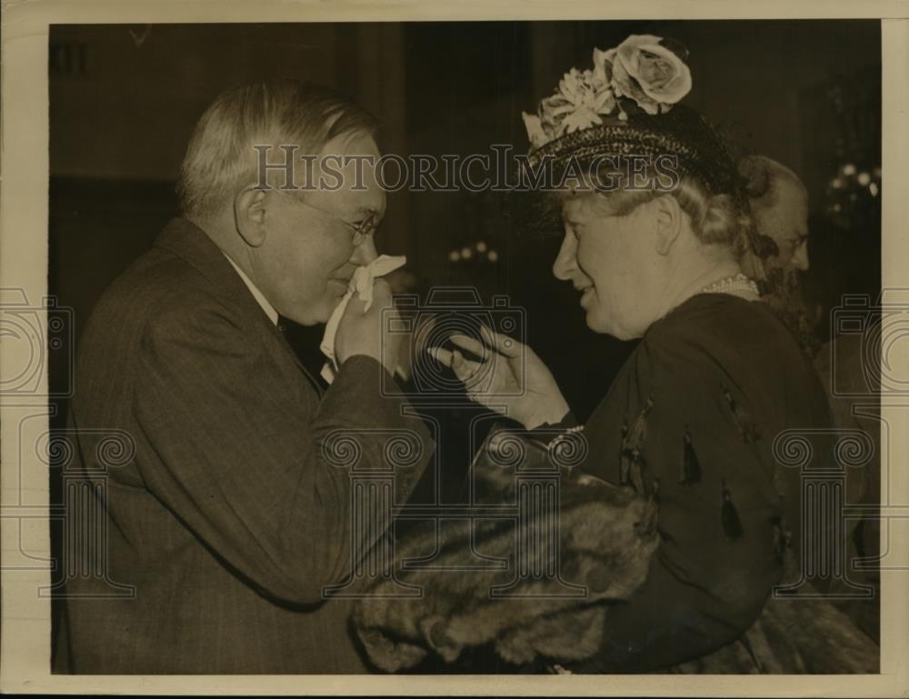 1939 Press Photo Former Senator Daniel Hastings & Mrs Warren Austin of VT - Historic Images