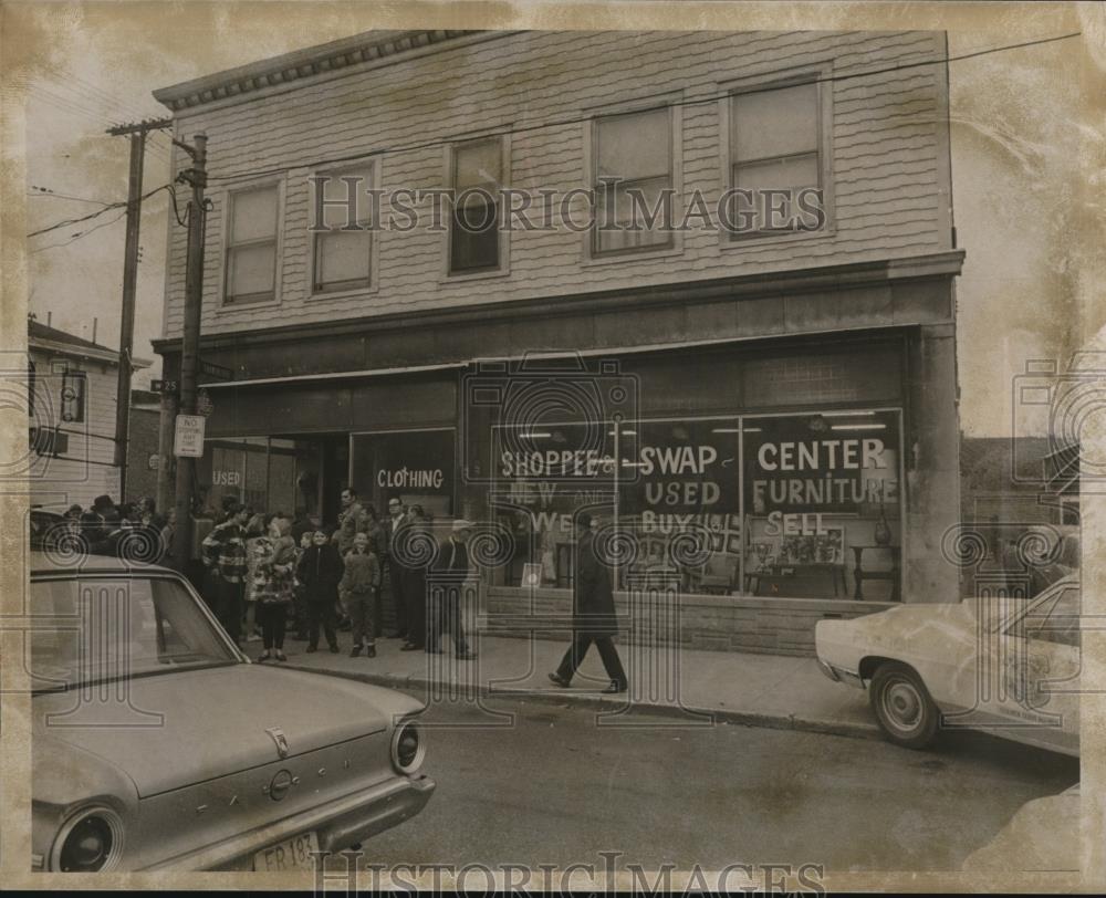 1969 Press Photo Shoppe &amp; Swap Stores  - cva93453 - Historic Images