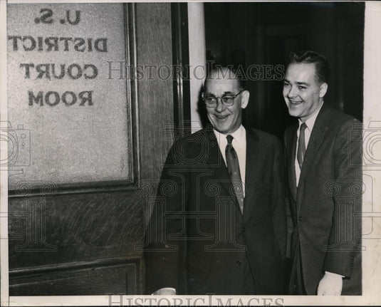 1956 Press Photo Attorney J Roy Browning & son Warren at Chicago Grand Jury - Historic Images
