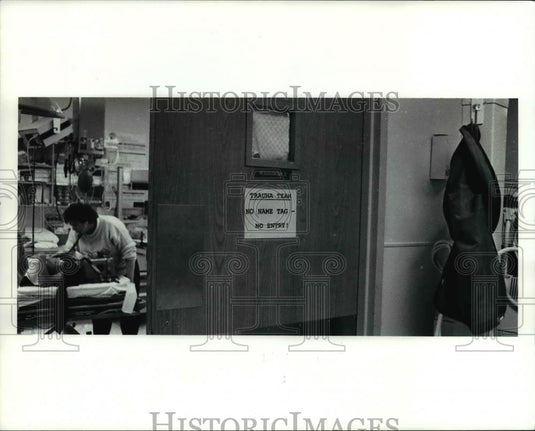 1991 Press Photo Debbie Lewis of Rainbow Baby & Children Hospital. - cva91087 - Historic Images