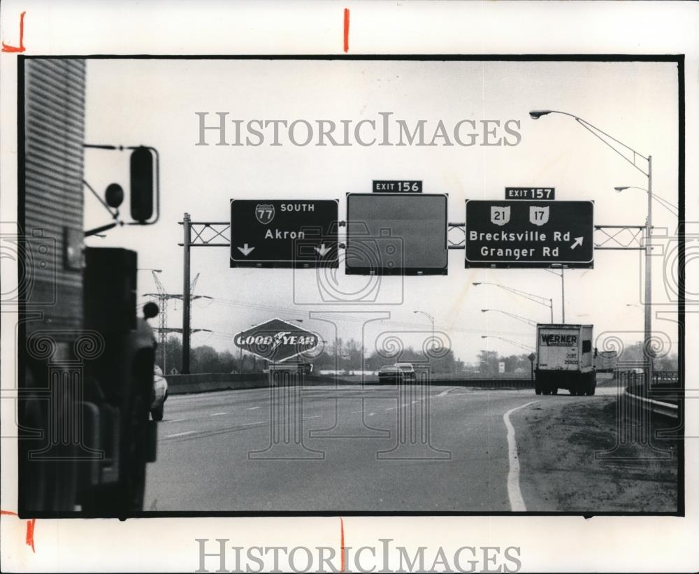 1976 Press Photo The Goodyear signage at the highway - cva72731 - Historic Images
