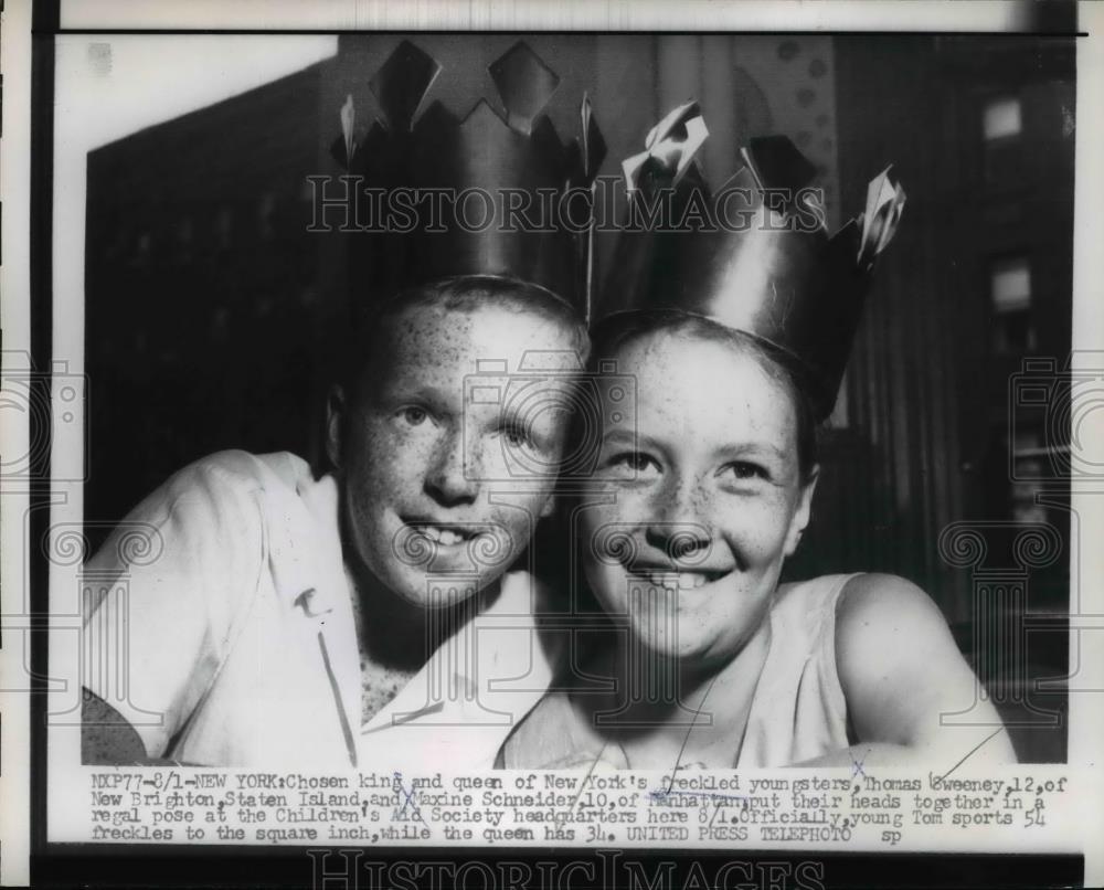 1956 Press Photo NY freckled kids King &amp; Queen Thomas Sweeney &amp; Maxine Schneider - Historic Images