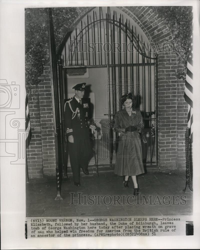 1951 Wire Photo Princess Elizabeth&amp;Prince Philip put wreath at Washngton&#39;sgrave - Historic Images