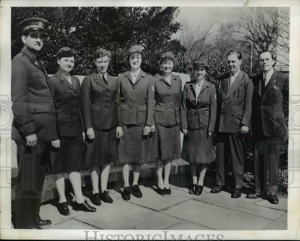 1942 Press Photo Red Cross in DC, Porter Layne, Bee Lynch, Lois Nickerson - Historic Images