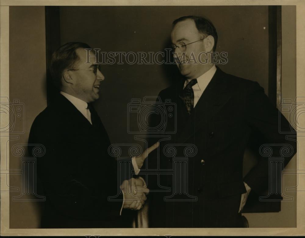 1937 Press Photo John J Burns General Counsel of SEC &amp; Allen E Throop - Historic Images