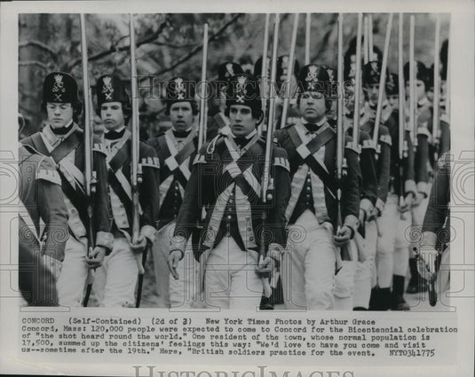 1975 Wire Photo The British Soldiers during the Bicentennial celebration - Historic Images