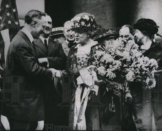 1952 Press Photo Former Governor Alfred E. Smith of New York welcomes Mrs. - Historic Images
