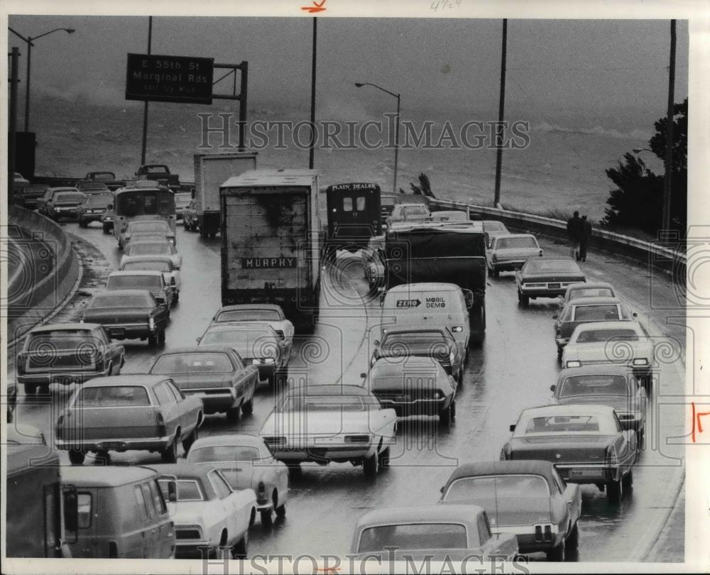 1972 Press Photo Traffic Halted on Shoreway at East E72  - cva84659 - Historic Images