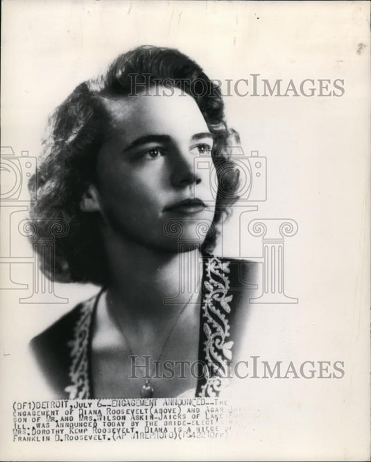 1949 Wire Photo Diana Roosevelt's engagement announced by Mrs. Roosevelt - Historic Images
