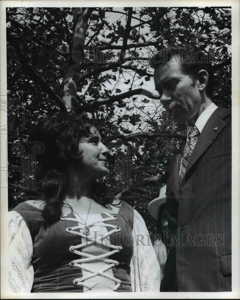 1972 Press Photo Eda Vovk &amp; Ed Nixon at All Nations Festival - cvb02116 - Historic Images