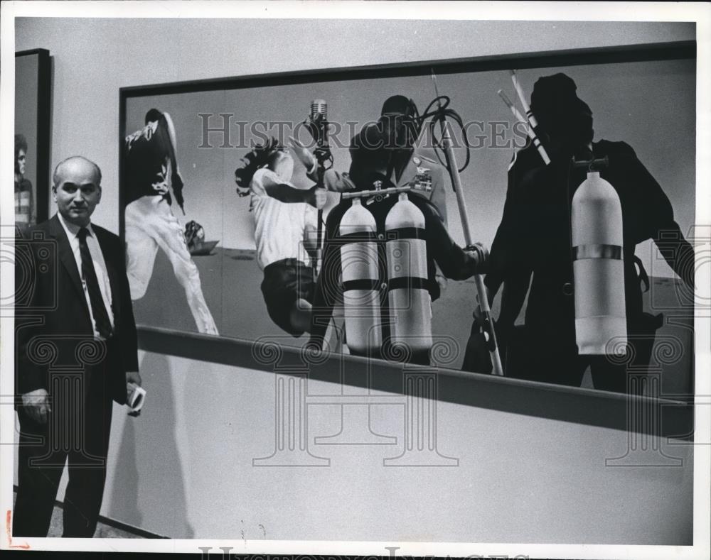 1972 Press Photo &quot;Kent Triptych&quot; by contemporary curator, Edward B. Henning - Historic Images