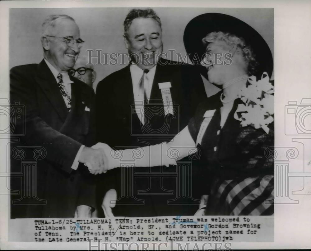 1951 Press Photo President Truman,Mrs HH Arnold &amp; Governor Browning of TN - Historic Images