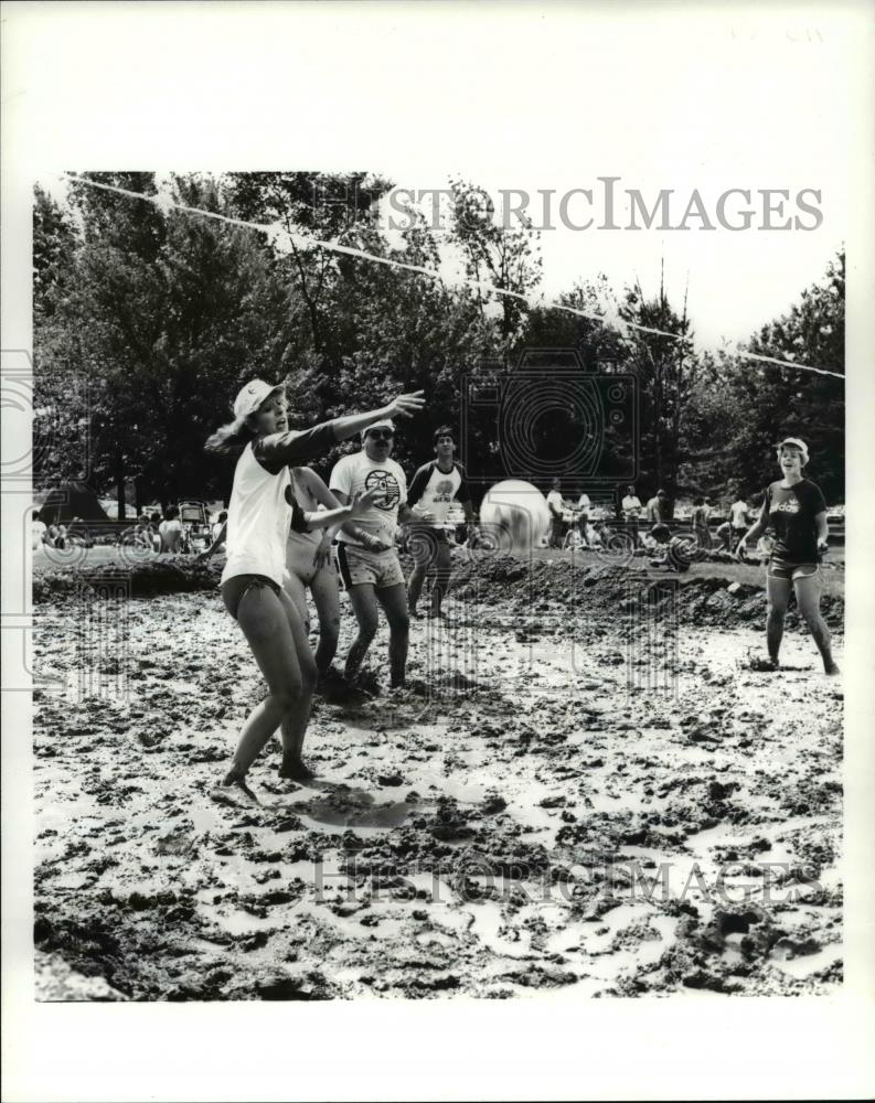 1987 Press Photo Volleyball - cva79478 - Historic Images