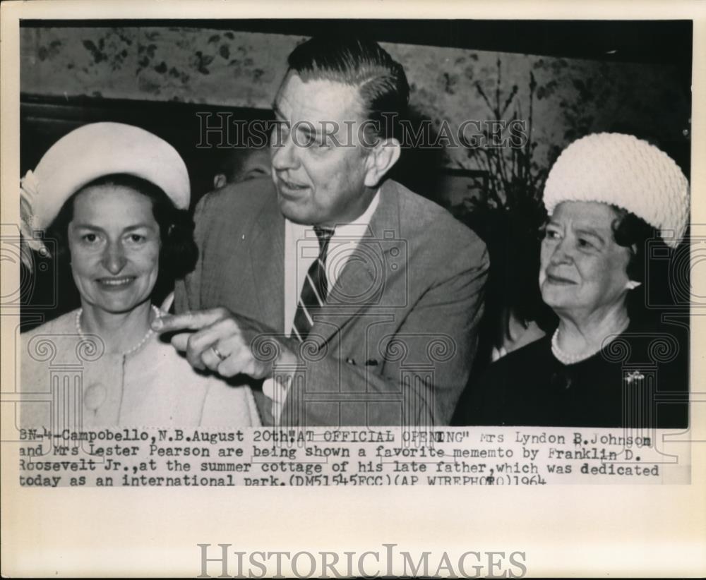 1964 Wire Photo Mrs.L.B.Johnson and Mrs.L.Pearson Shown a Favorite Mememto - Historic Images