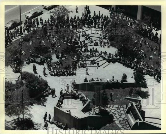 1979 Press Photo Chester Commons, at 12:30 Lunch  - cva91049 - Historic Images