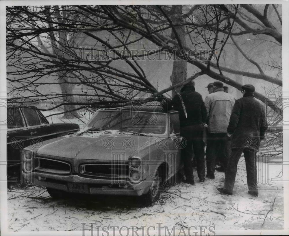 1971 Press Photo Weather 1971 Blizzard - cva80071 - Historic Images