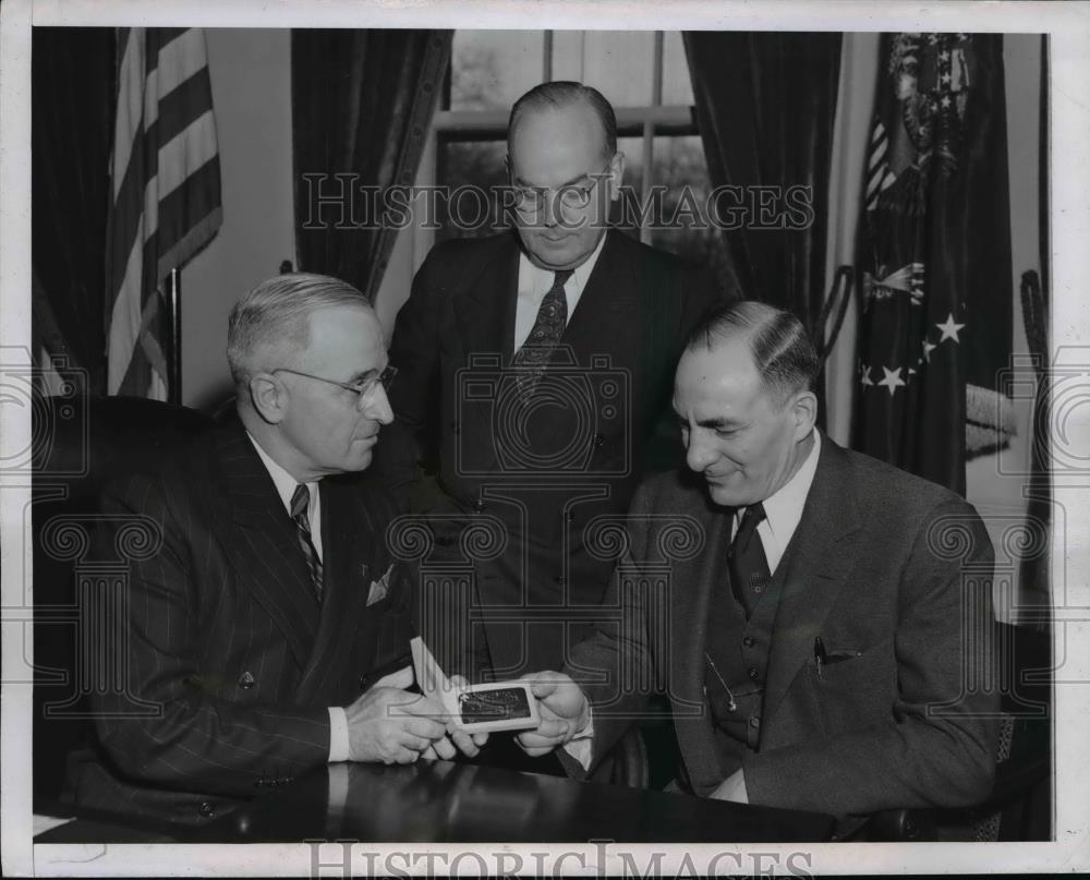 1946 Press Photo President Truman,Harry Theis & John Snyder of St Louis - Historic Images