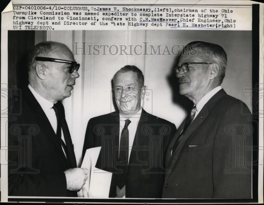 1963 Press Photo James W.Shocknessy with C.H.MacKeever and Peal E.Masheter - Historic Images