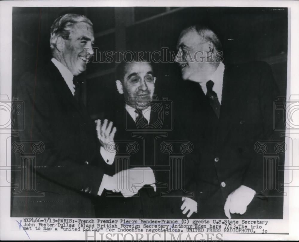 1954 Press Photo French Premier Peirre Mendes France greets John Foster Dulles - Historic Images