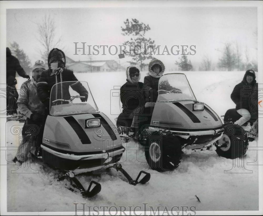1971 Press Photo Snowmobiling - cva79647 - Historic Images