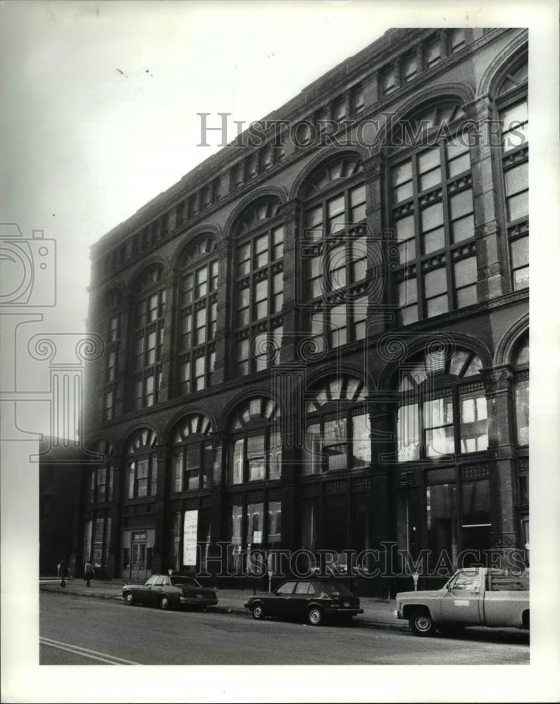 1985 Press Photo Root McBride Building at 1230-50 W 6th Street - cva83718 - Historic Images