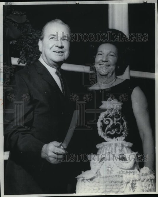 1966 Wire Photo Gov & Mrs James Rhodes plan on 25th wedding anniversary - Historic Images