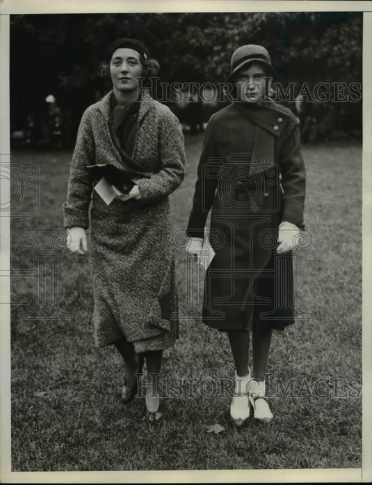 1932 Press Photo Mrs Francis Hitchcock & sister Edwina Atwell in NY - nee86190 - Historic Images