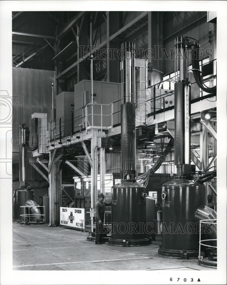 1968 Press Photo Three Consumble electrode at Republic Steel Corp.South Division - Historic Images