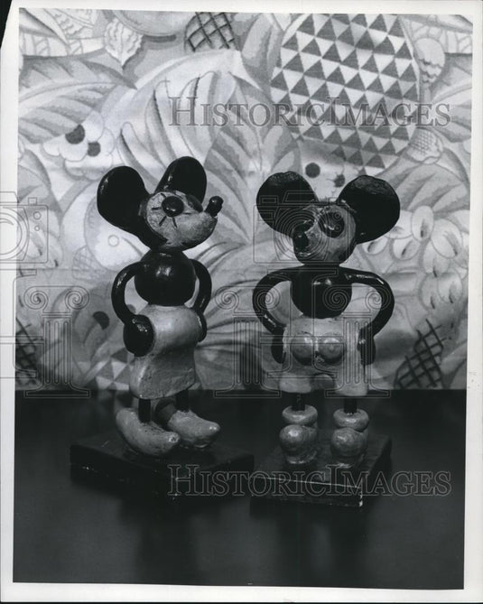1971 Press Photo This pain, in plaster are the original M and M as they - Historic Images