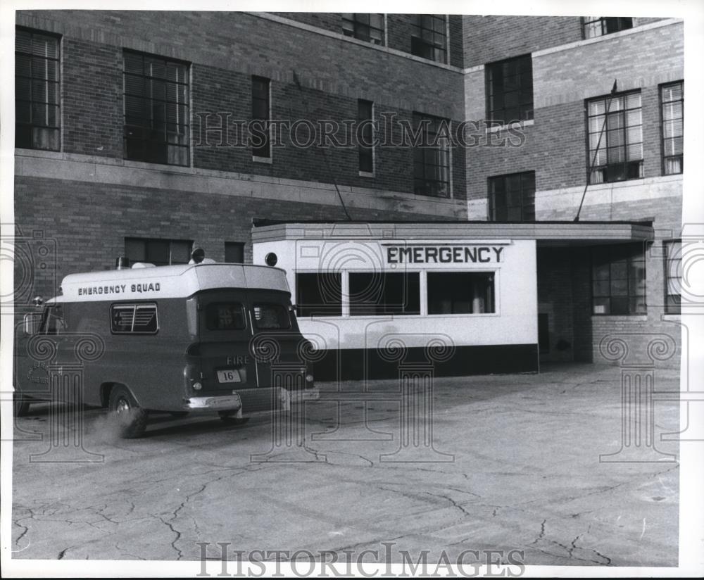 1973 Press Photo Marymount Hospital in Crackon Rd. - cva89411 - Historic Images