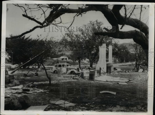 1969 Press Photo Burned out auto, Chimney stack by brush fires around Melbourne. - Historic Images