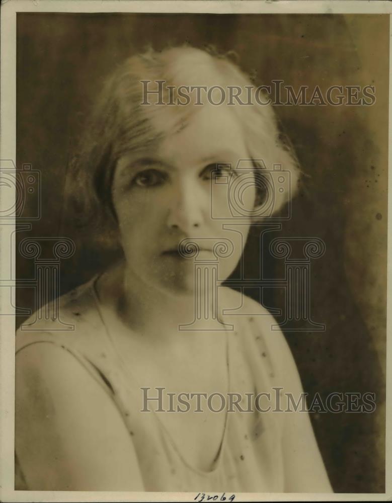 1930 Press Photo Marchia Stewart staff pianist with WGBS radio - nee85989 - Historic Images