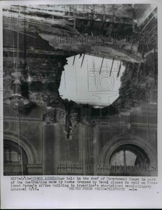 1955 Press Photo Buenos Aires Argentina President Peron's bombed offices - Historic Images