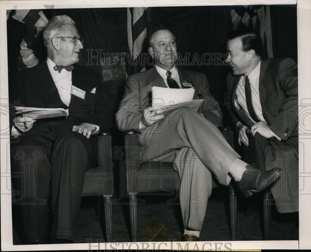 1954 Press Photo Sen.Paul Douglas of Ill at UAW-CIO Education Conference - Historic Images