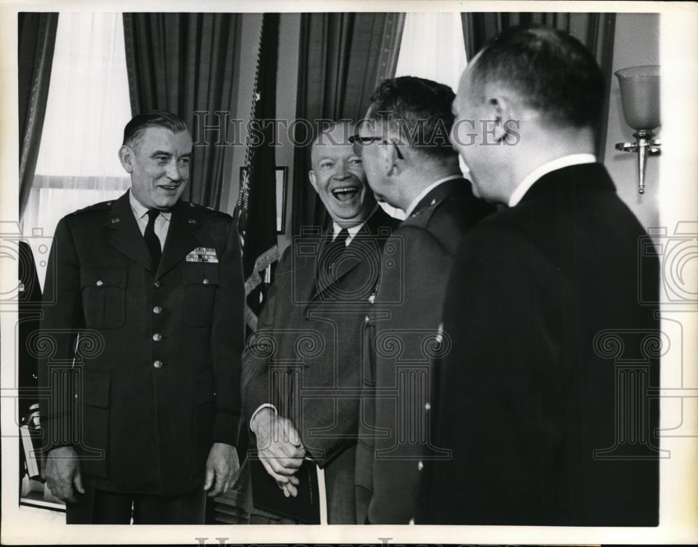 1959 Press Photo President Eisenhower, Maj Gen Terence Finnegan - nee88185 - Historic Images